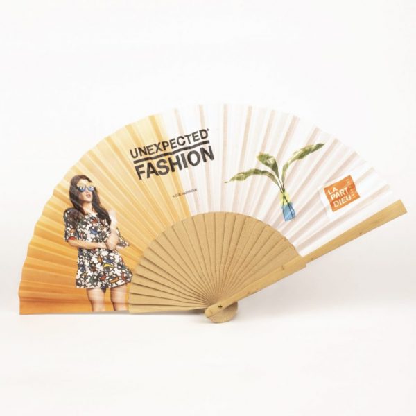 Eventail en bois