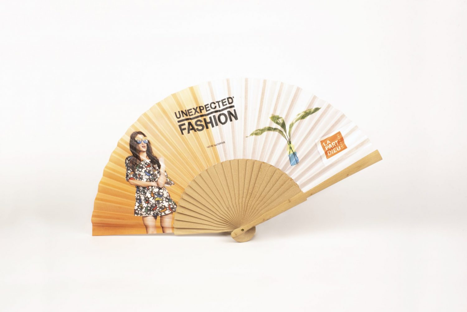 Eventail en bois